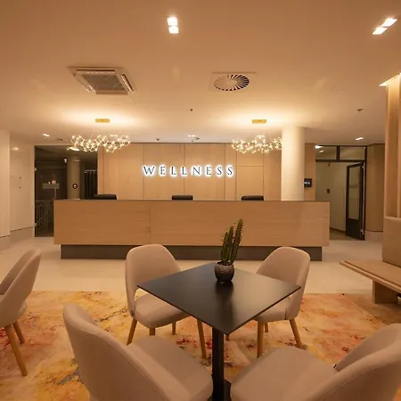 Karos Hotel