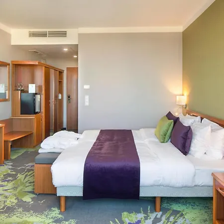 Karos Hotel 4*