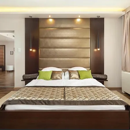 Karos Hotel