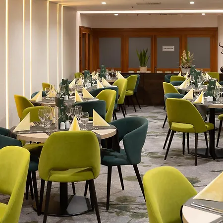 Karos Hotel 4*