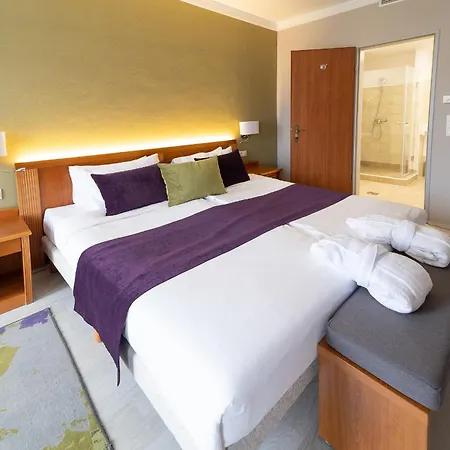 فندق Karos 4*