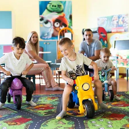 Karos ホテル ザラカロシュ