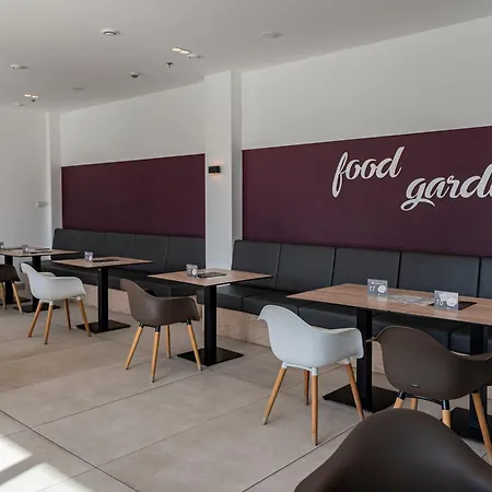 Karos ザラカロシュ