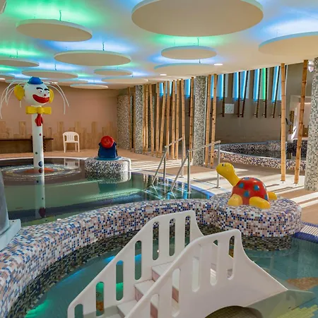 ホテル Karos ザラカロシュ