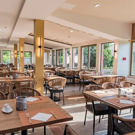 Hotel Karos 4*