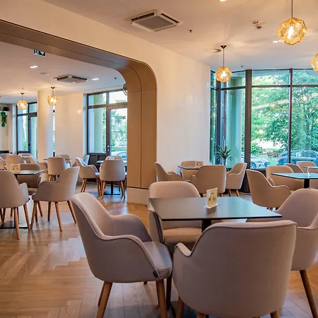 Hotel Karos 4*