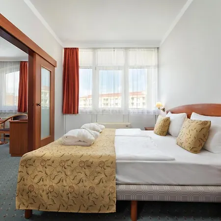 Hotel Karos 4*