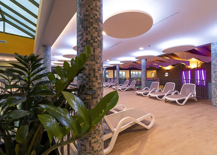 Karos Hotell